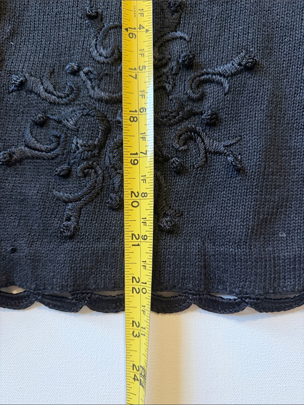 Express Tricot Women’s Black Embroidered Knit Cardigan -L - Picture 7 of 8